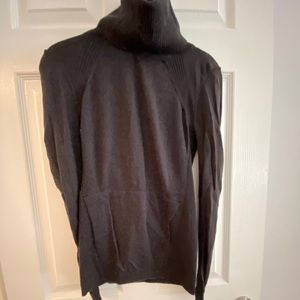 Lululemon black turtleneck size 2